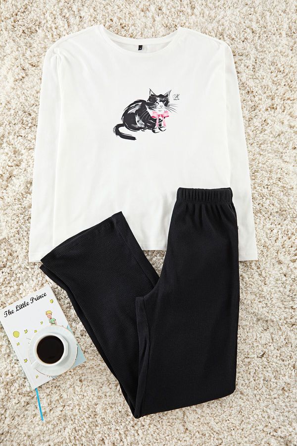 Trendyol Trendyol Black-White Cat and Ribbon/Bow Printed Knitted Pajama Set