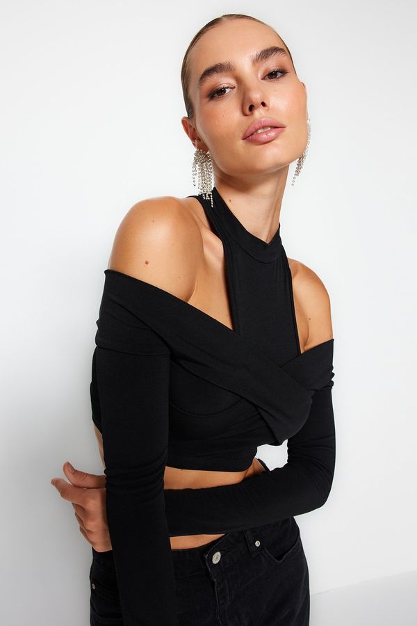 Trendyol Trendyol Black Window/Cut Out Detail Blouse