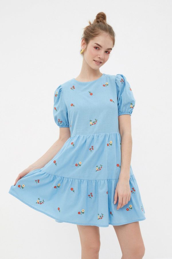 Trendyol Trendyol Blue Straight Cut Lined Flower Embroidery Mini Woven Dress