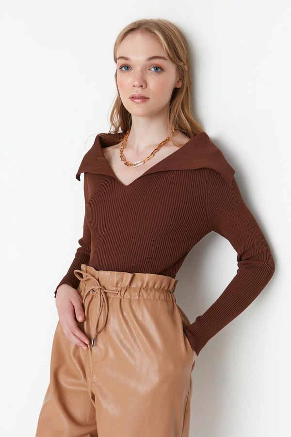 Trendyol Trendyol Brown Carmen Collar Knitwear Sweater