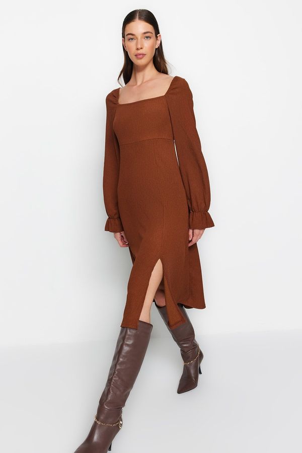 Trendyol Trendyol Brown Crepe/Textured Square Neck Slit Long Sleeve Midi Knitted Dress