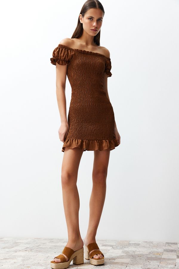 Trendyol Trendyol Brown Fitted Madonna Collar Gimped Mini Woven Dress