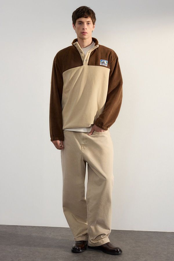 Trendyol Trendyol Brown Oversize/Wide Cut Stand Collar Anti-Pilling Warm/Fleece Sweatshirt