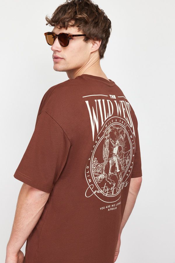 Trendyol Trendyol Brown Oversize/Wide-Fit 100% Cotton Printed Back T-Shirt