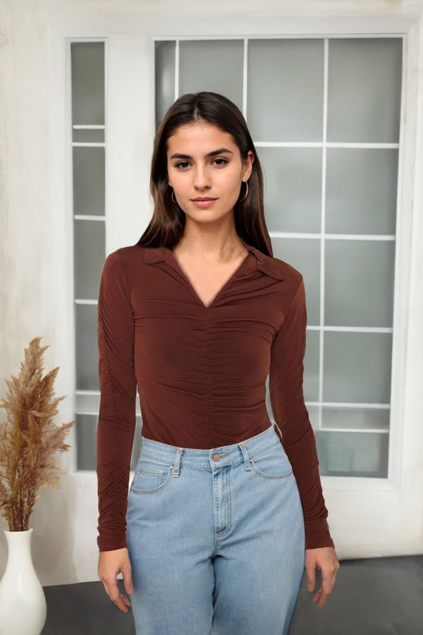 Trendyol Trendyol Brown Slim Gathered Polo Neck Flexible Pletena bluza