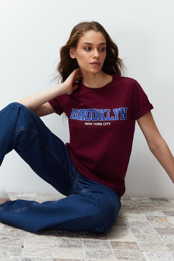 Trendyol Trendyol Burgundy 100% Cotton Motto Printed Regular/Regular Cut Knitted T-Shirt