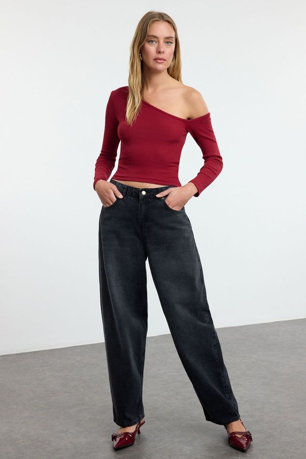 Trendyol Trendyol Burgundy Fitted Asymmetrical Neckline Off Shoulder Ribbed Knitted Blouse