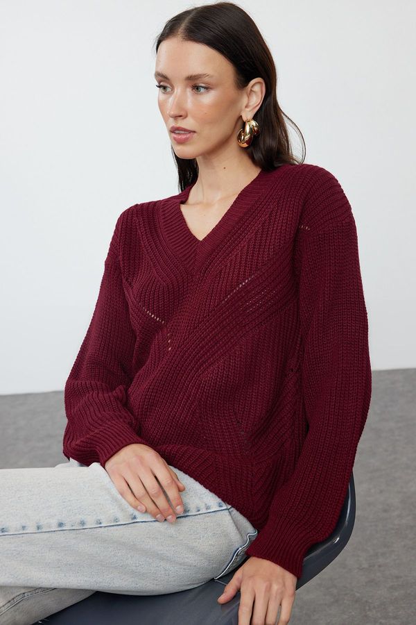 Trendyol Trendyol Burgundy Openwork/Hole V Neck Knitwear Sweater