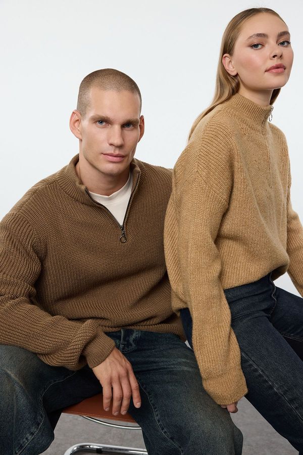 Trendyol Trendyol Camel Casual Regular Fit Couple/Double Half Turtleneck Zipper Collar Sweater