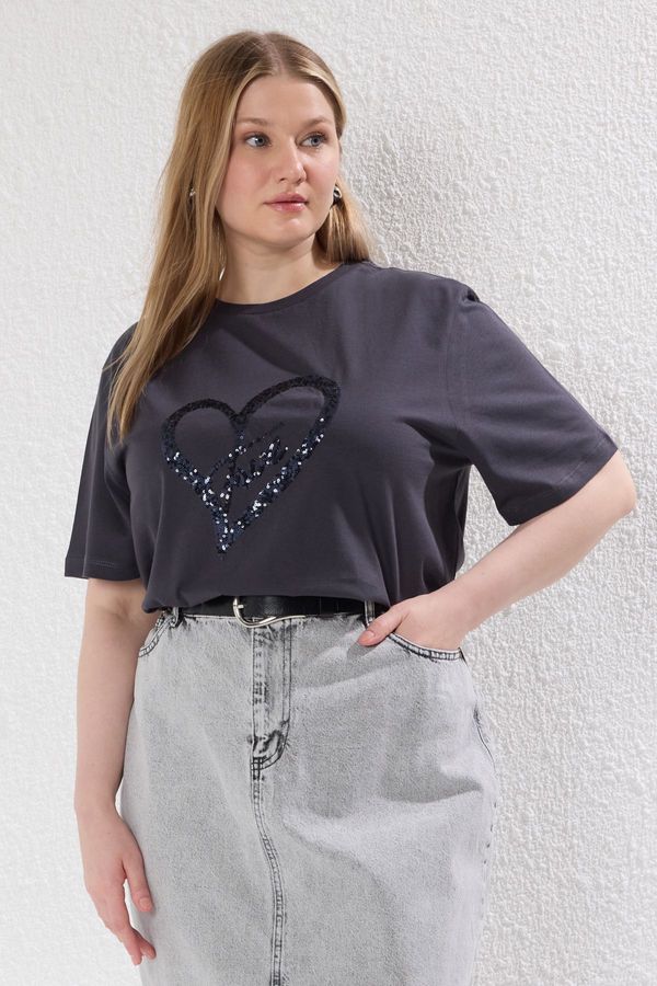 Trendyol Trendyol Curve Antarctic Sequin Embroidered Wide Pattern Plus Size Knitted T-Shirt