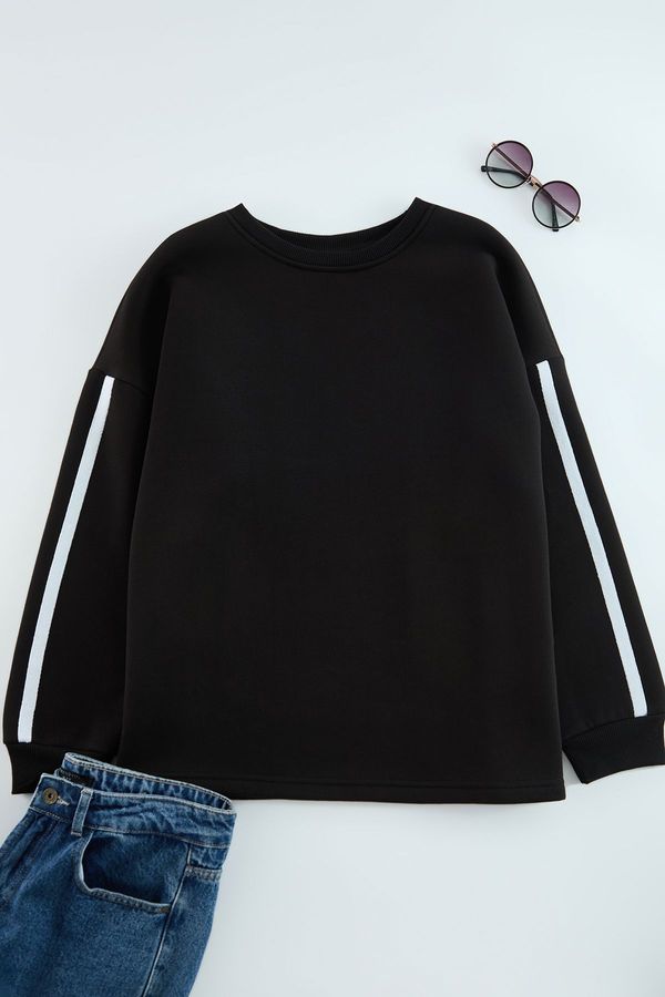 Trendyol Trendyol Curve Black Stripe Detailed Oversize/Wide Fit Thin Knitted Sweatshirt