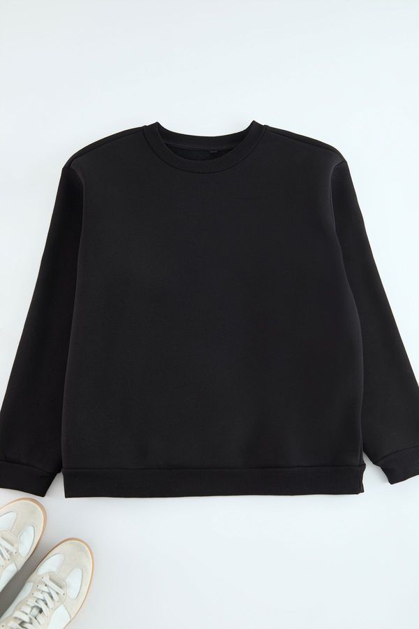 Trendyol Trendyol Curve Black Thick Inside Fleece Regular/Normal Mold Crew Neck Basic Knitted Sweatshirt