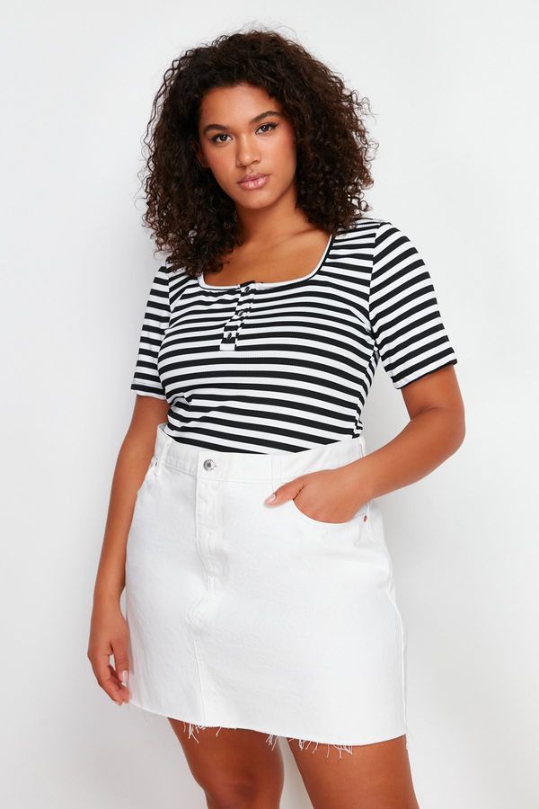 Trendyol Trendyol Curve Black-White Striped Knitted Blouse