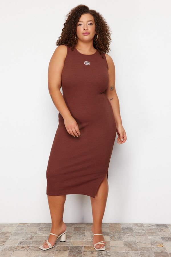 Trendyol Trendyol Curve Brown Embroidery Detailed Camisole Midi Knitted Plus Size