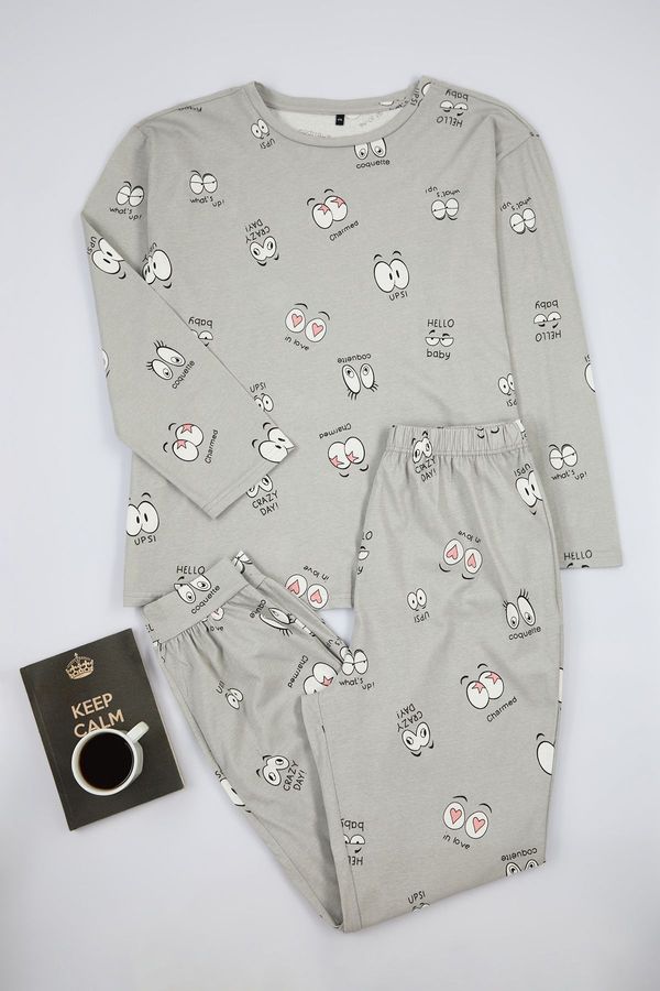 Trendyol Trendyol Curve Gray Eye Patterned T-shirt-Jogger Knitted Pajama Set