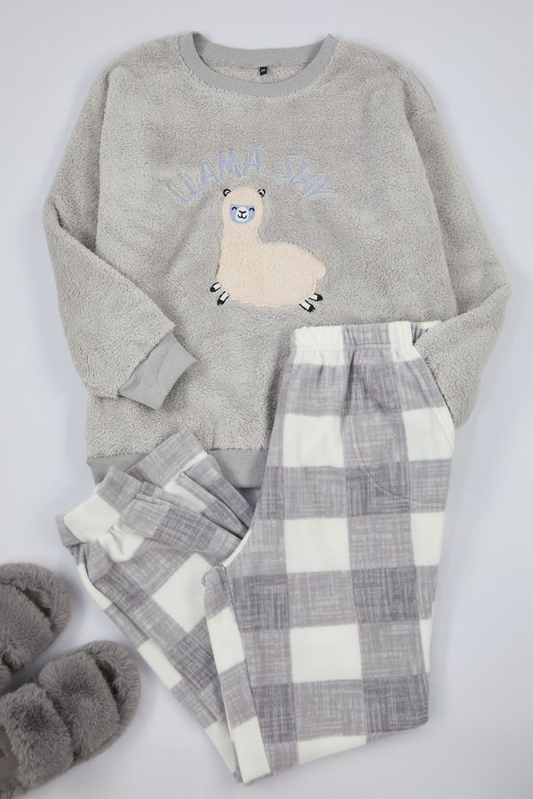 Trendyol Trendyol Curve Gray Wellsoft Llama Patterned Knitted Pajama Set