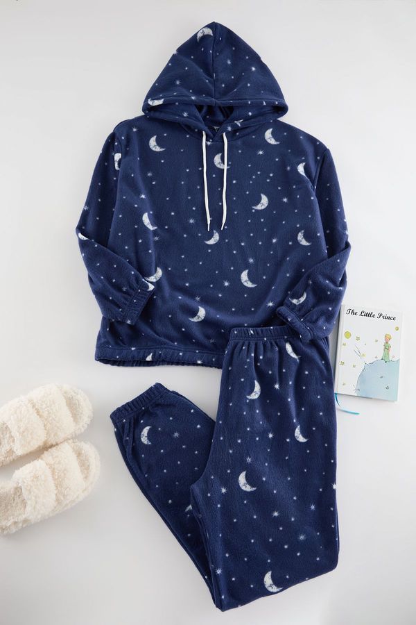 Trendyol Trendyol Curve Navy Blue Hooded Galaxy Patterned Fleece Knitted Pajama Set