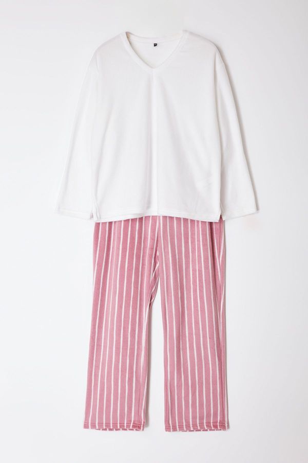 Trendyol Trendyol Curve Pink Striped Fleece Knitted Pajama Set