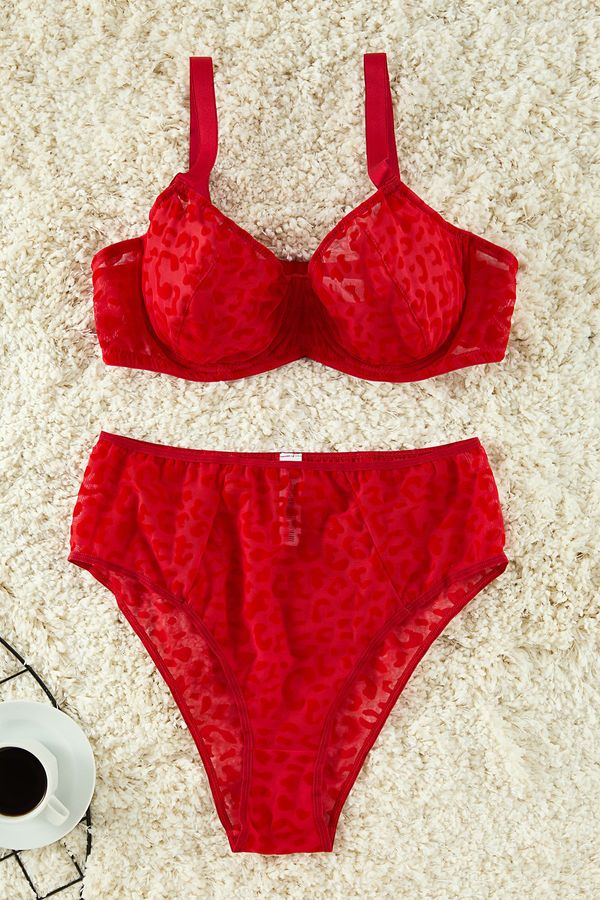 Trendyol Trendyol Curve Red Velvet Leopard Print High Waist Plus Size Lingerie Sets