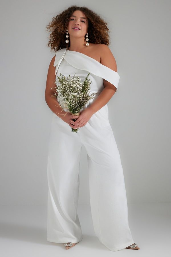 Trendyol Trendyol Curve White One-Shoulder Weave Bridal Overalls With Bow