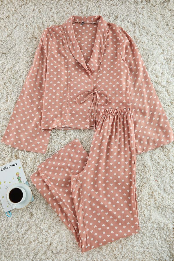 Trendyol Trendyol Dark Beige Heart Patterned Tie Detailed Viscose Woven Pajama Set