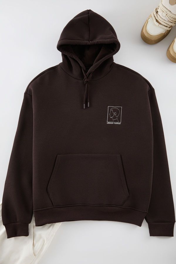 Trendyol Trendyol Dark Brown Oversize/Wide Cut Hooded Fleece Embroidered Sweatshirt