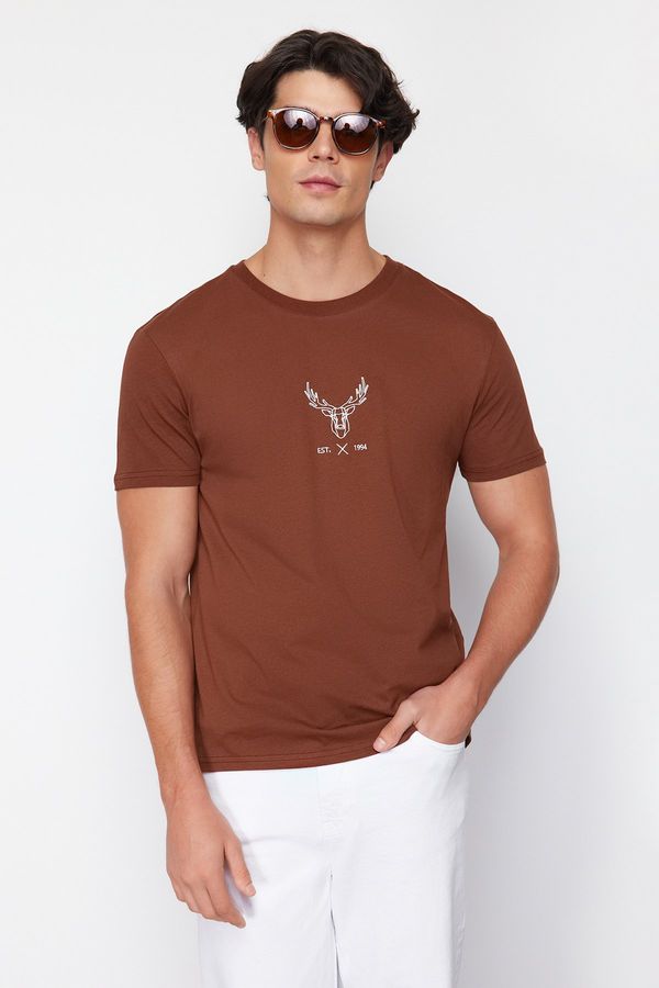 Trendyol Trendyol Dark Brown Regular Cut Deer Embroidered 100% Cotton T-Shirt