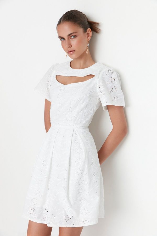 Trendyol Trendyol Ecru Collar Detailed Embroidered Dress