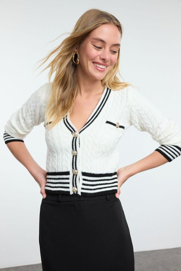 Trendyol Trendyol Ecru Crop Soft Texture Color Block Knit Cardigan