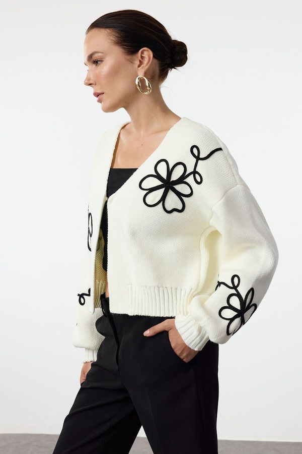 Trendyol Trendyol Ecru Embroidery Detailed V Neck Knitwear Cardigan