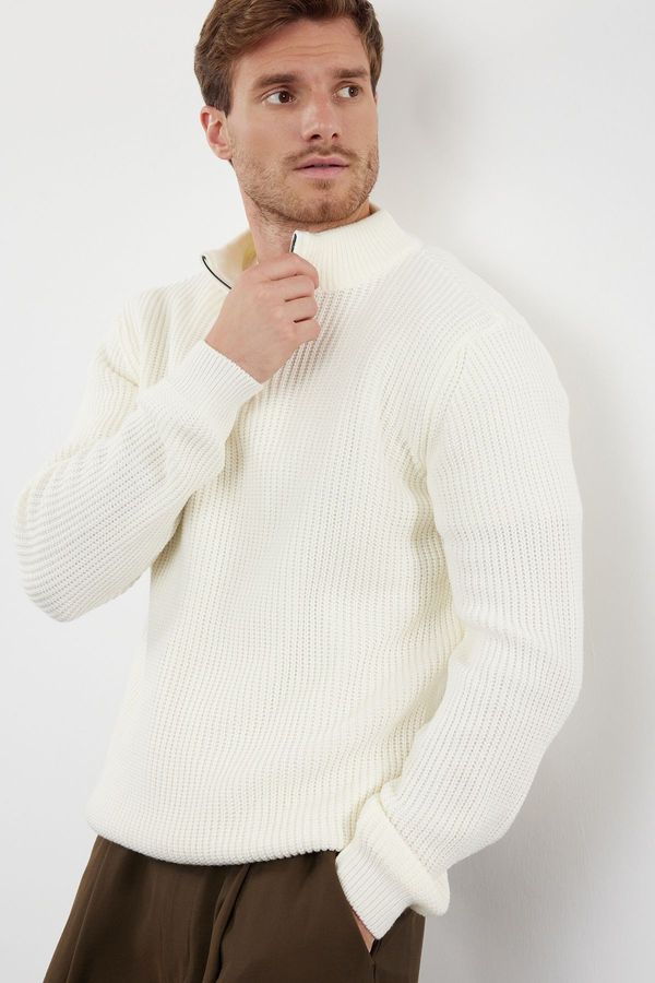 Trendyol Trendyol Ecru FL Regular Half Turtleneck Plain Knitwear Sweater