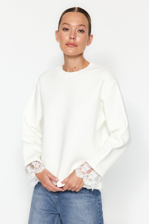 Trendyol Trendyol Ecru Lace Detail Fleece Inside Oversize/Wide Knitted Sweatshirt