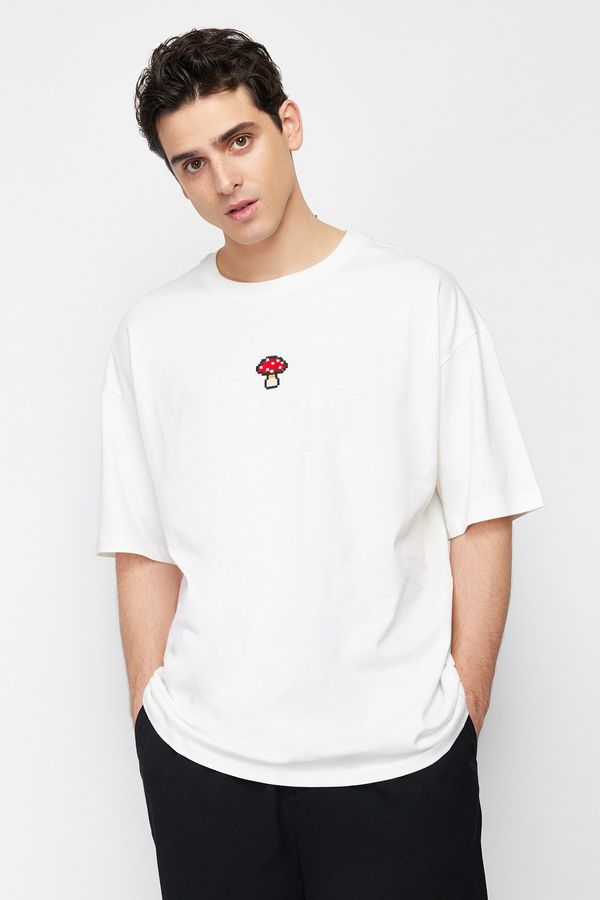 Trendyol Trendyol Ecru Oversize Mushroom Embroidered 100% Cotton T-Shirt