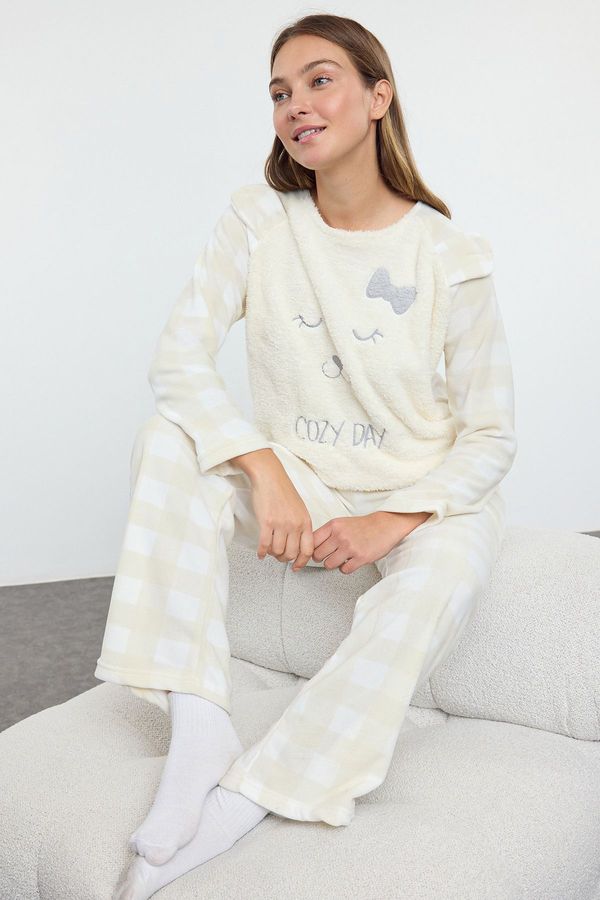 Trendyol Trendyol Ecru Plain Wellsoft Knitted Pajama Set