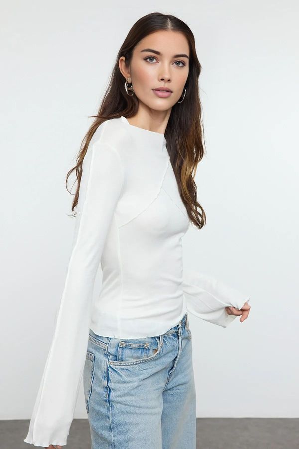 Trendyol Trendyol Ecru Ribbed Detailed Fitted/Fits the Body Spanish Sleeve Knitted Blouse