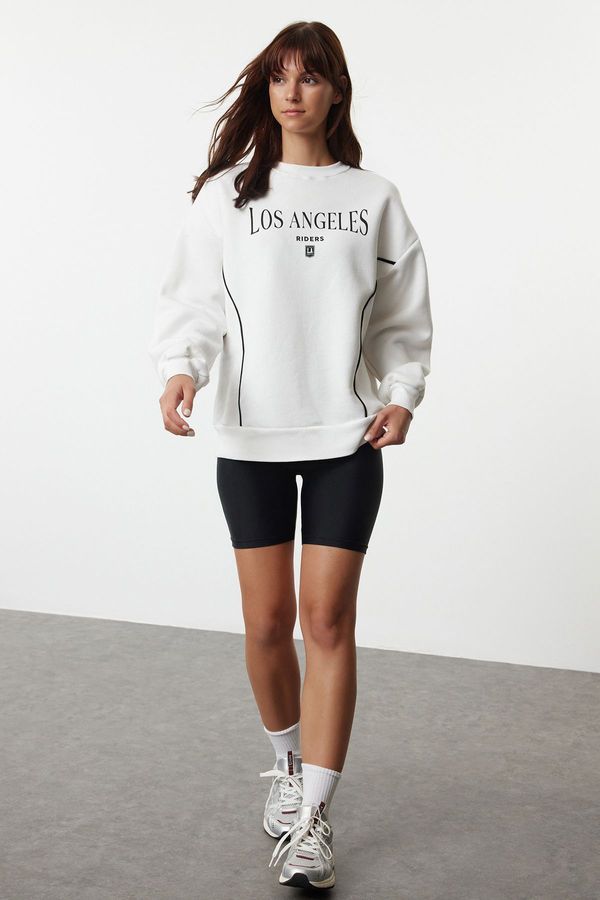 Trendyol Trendyol Ecru Slogan Printed Oversize/Wide Fit Thick Inside Fleece Knitted Sweatshirt