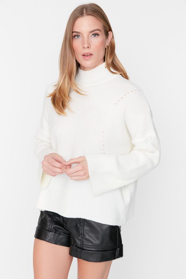 Trendyol Trendyol Ecru Soft Textured Basic Knitwear Sweater