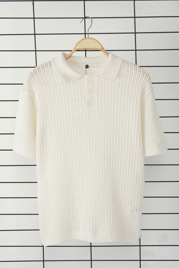 Trendyol Trendyol Ecru Unisex Regular Polo Neck Textured Knitwear T-shirt