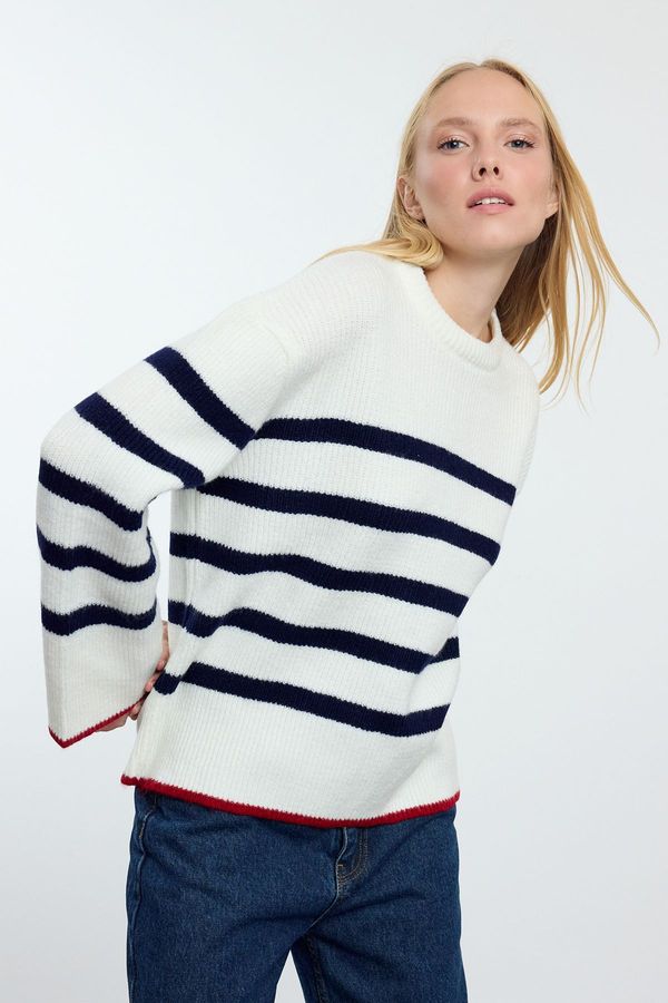 Trendyol Trendyol Ecru Wide Cut Basic Striped Knitwear Sweater