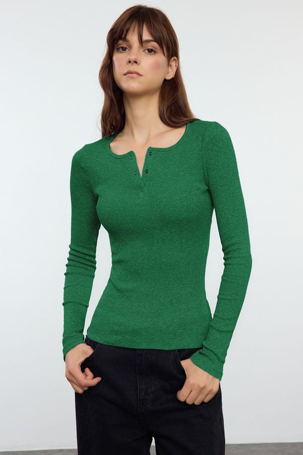 Trendyol Trendyol Emerald Green Snap-Front Fitted/Fits-Your-Body Elastic Knitted Blouse