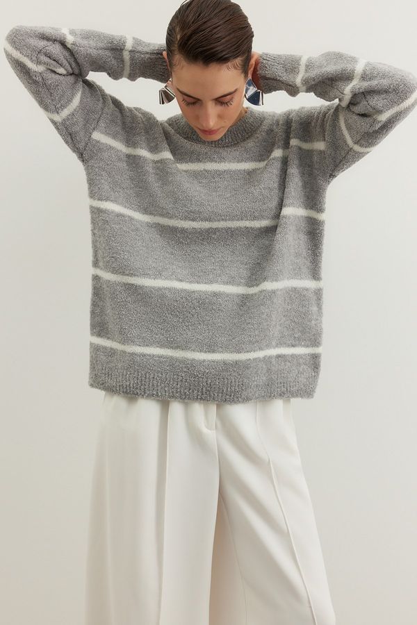 Trendyol Trendyol Gray Oversize Boucle Striped Knitwear Sweater