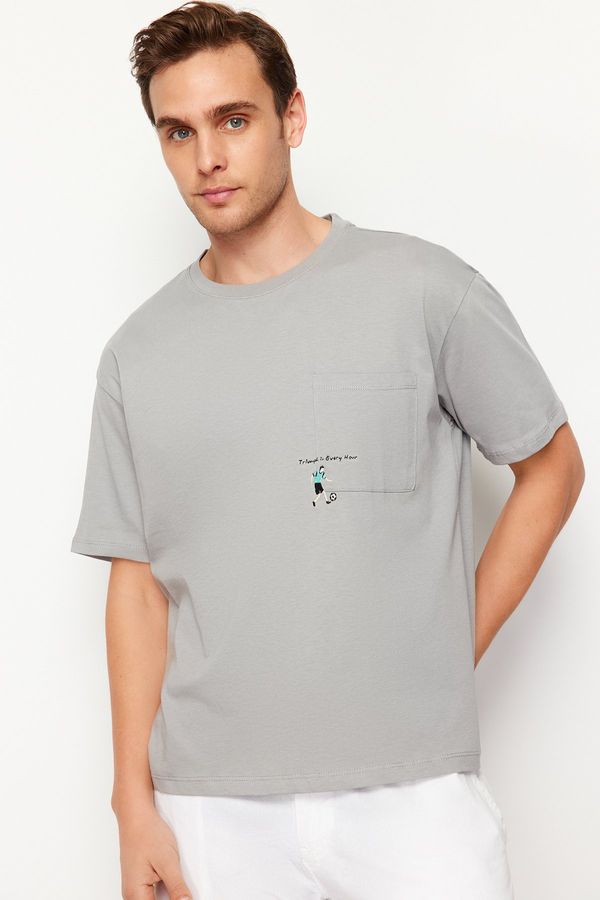 Trendyol Trendyol Gray Relaxed/Comfortable Fit Pocket Embroidered 100% Cotton T-Shirt