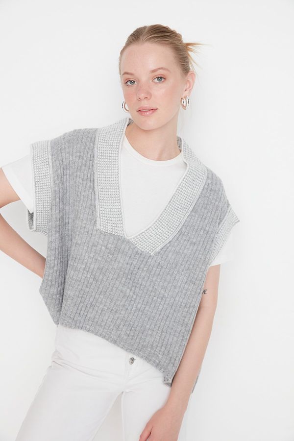 Trendyol Trendyol Gray Soft Textured Oversized Collar Detailed Knitwear Sweater