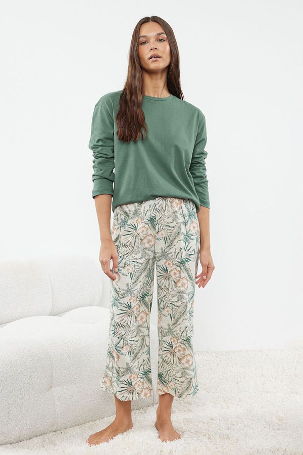 Trendyol Trendyol Green Floral Capri Knitted Pajamas Set