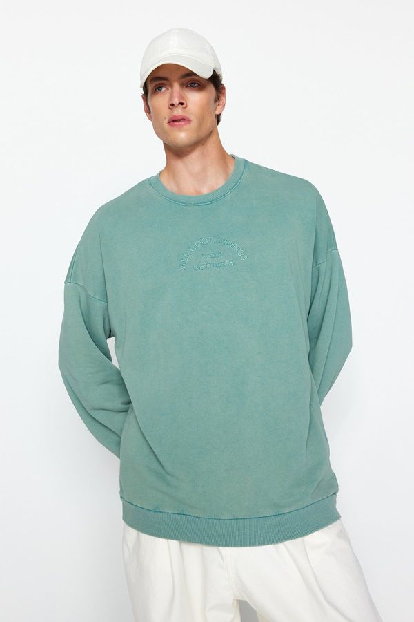 Trendyol Trendyol Green Oversize/Wide-Fit Wear/Faded Effect Text Embroidery Cotton Sweatshirt