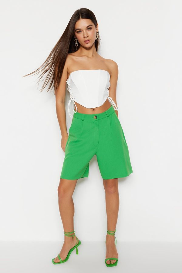Trendyol Trendyol Green Pocket Regular Fit Woven Shorts