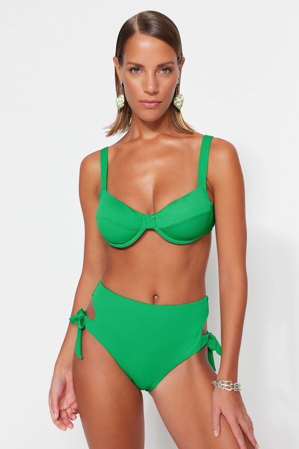Trendyol Trendyol Green Underwire Textured Bikini Top
