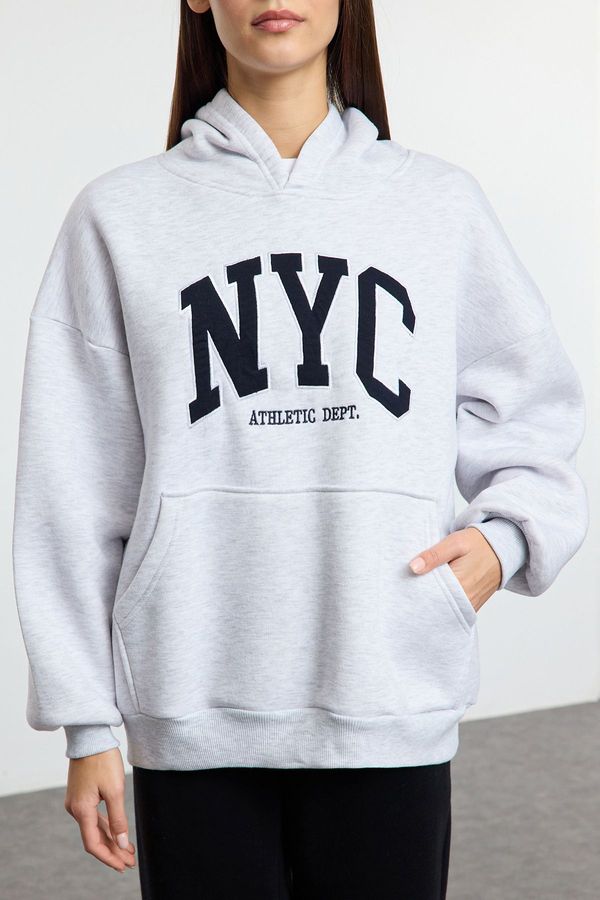 Trendyol Trendyol Grey Melange Oversize/Wide Pattern Hooded Slogan Embroidered Knitted Sweatshirt