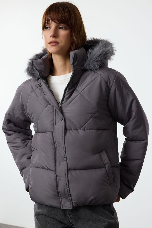 Trendyol Trendyol Grey Regular Fit Fur Detailed Hooded Puffer Jacket