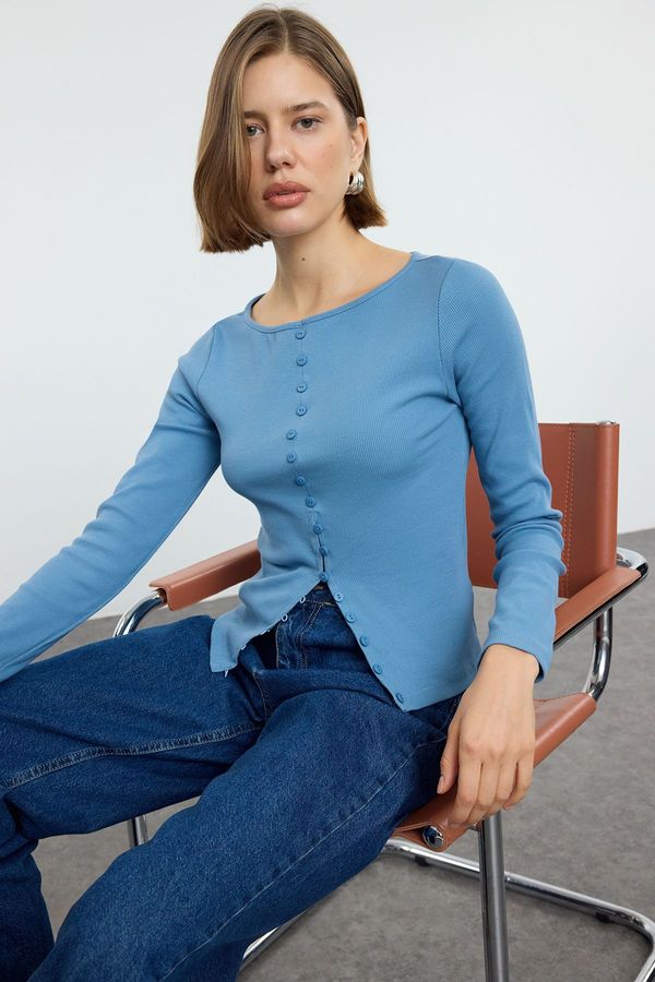 Trendyol Trendyol Indigo Button Detailed Crew Neck Ribbed Flexible Regular Length Knitted Blouse